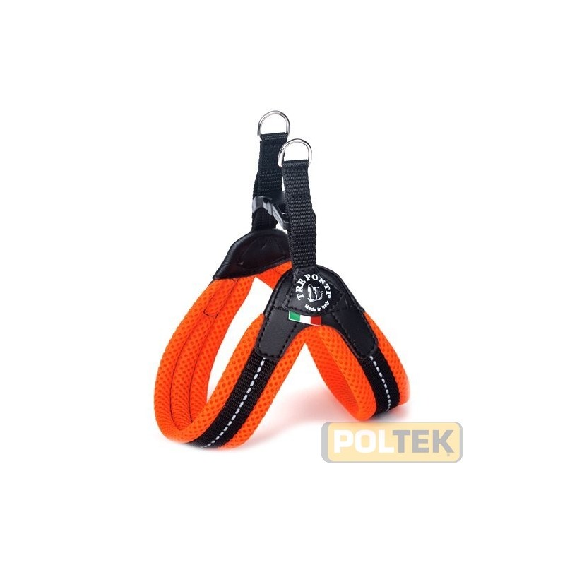 Pettorina adatta a cani, gatti e animali di piccola taglia che non tendono a tirare; il materiale in rete la rende morbida e leg