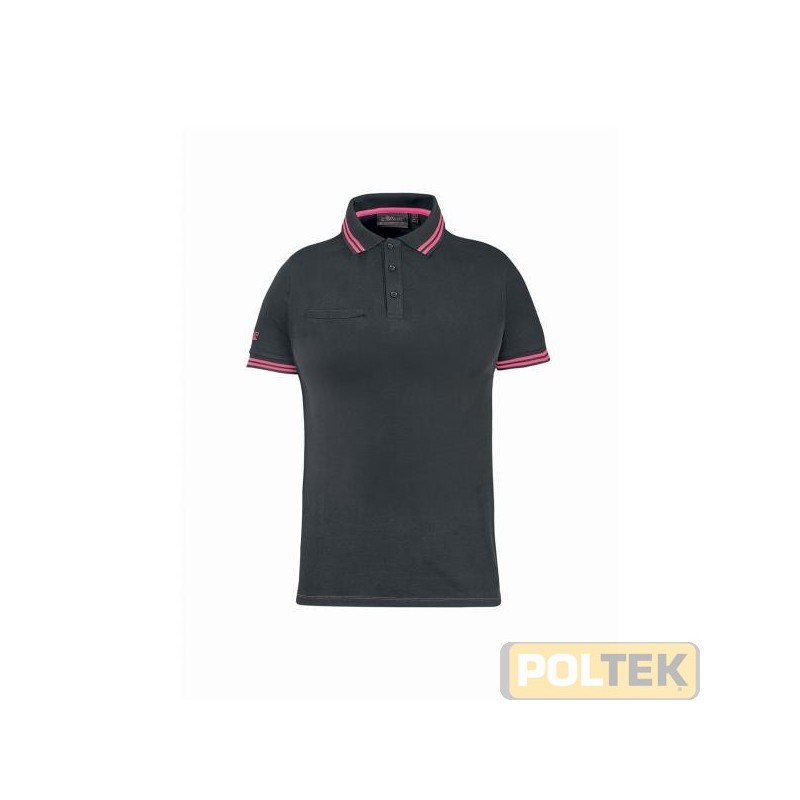 Questa polo uomo manica corta è realizzata in cotone stretch per garantire una vestibilità regular, traspirabilità e benesser