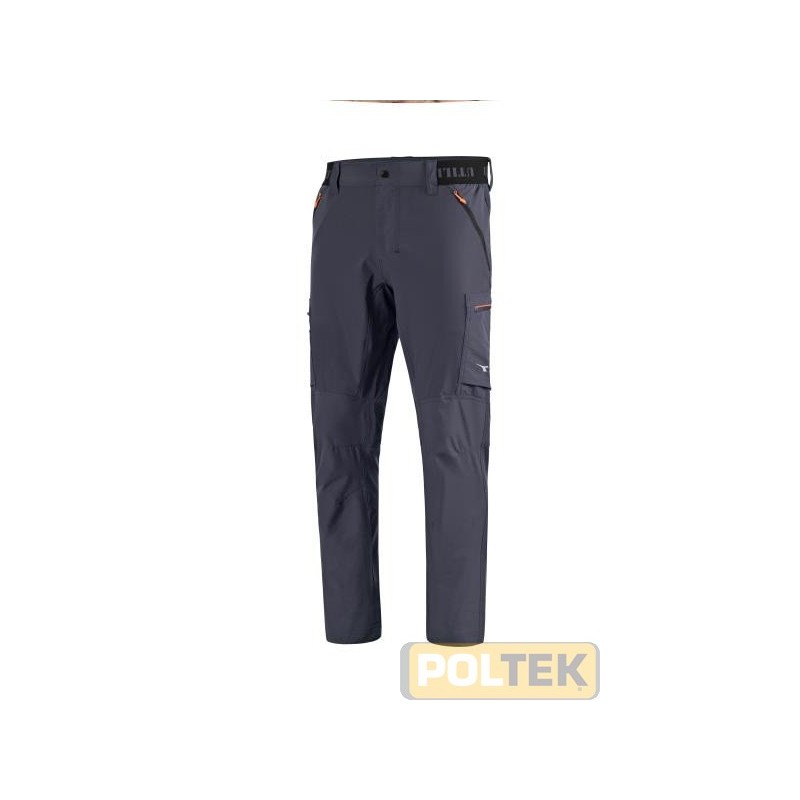 Pantalone in nylon stretch con elastico in vita e personalizzazione Utility. Tassello sul cavallo e gamba ergonomica per favorir