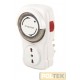 Timer programmabile con spina 16A - 2P+T e presa bipasso.