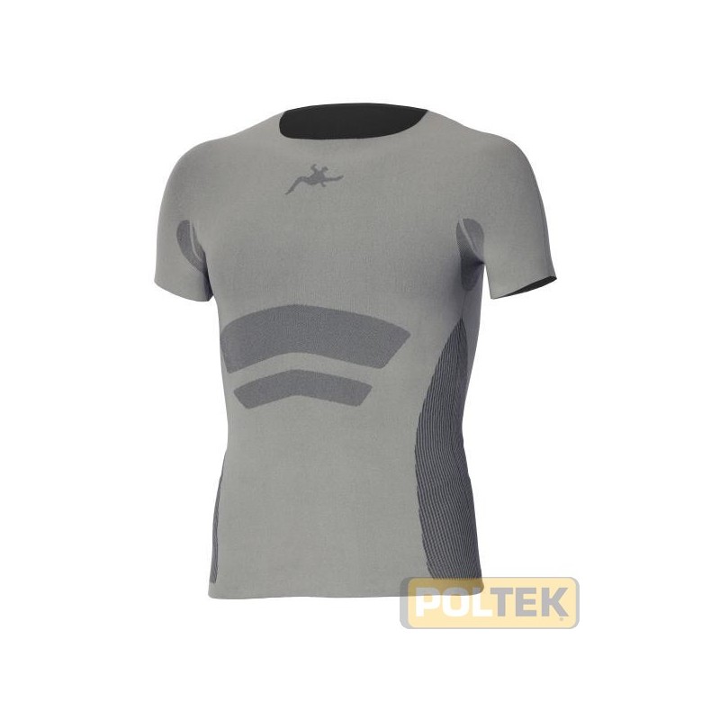 T-shirt tecnica con altissima traspirabilità, soprattutto nelle aree con maggiore traspirazione; i bordi tagliati a vivo e l'as